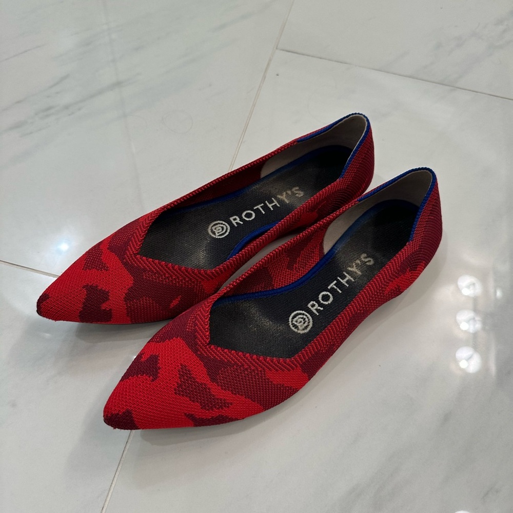 Pointed Toe Red Rothy’s